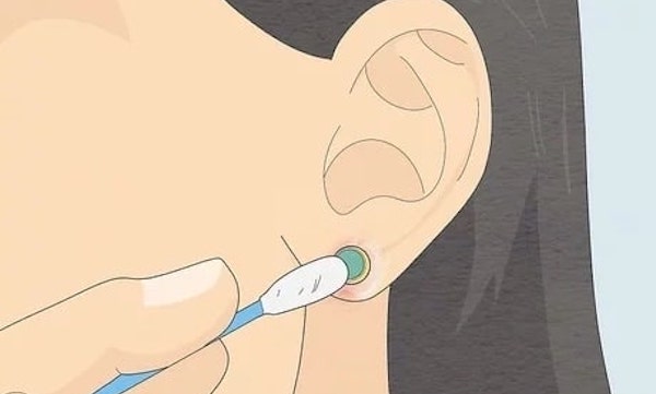 Dấu hiệu nhiễm trùng lỗ xỏ khuyên