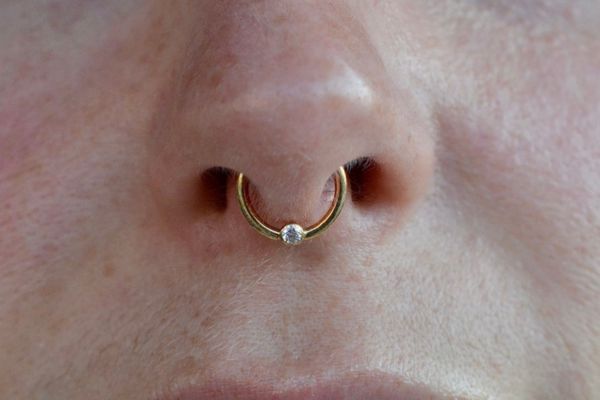 Giá xỏ khuyên môi  - Xỏ khuyên Septum