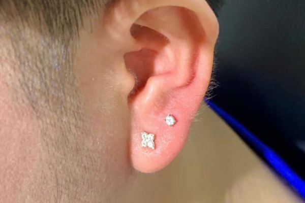 Hình ảnh bạn nam xỏ Lobe tại TinyBox - 11/2024