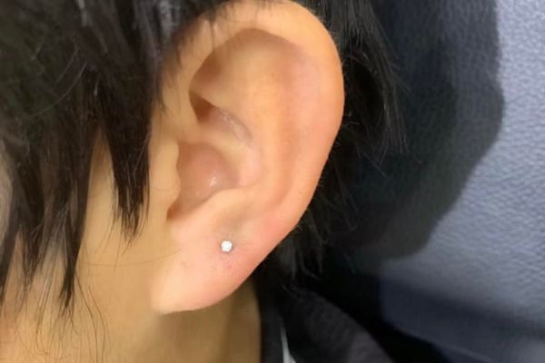 Hình ảnh bạn nam xỏ Lobe tại TinyBox - 11/2024