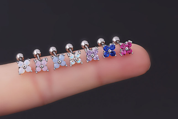 Khuyên tai cỏ 4 lá đá opal