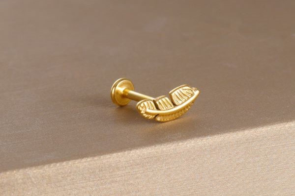 Hoa tai hình chiếc lá 