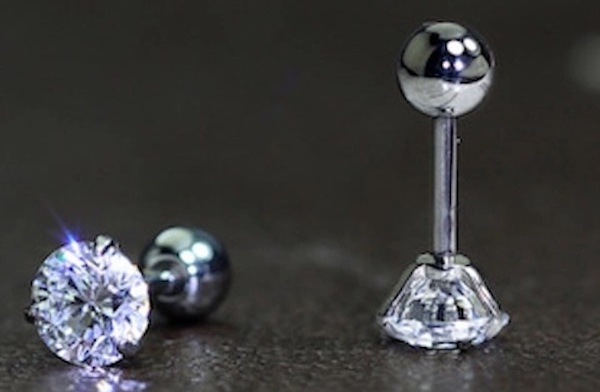 Khuyên tai titanium đính đá nhiều size