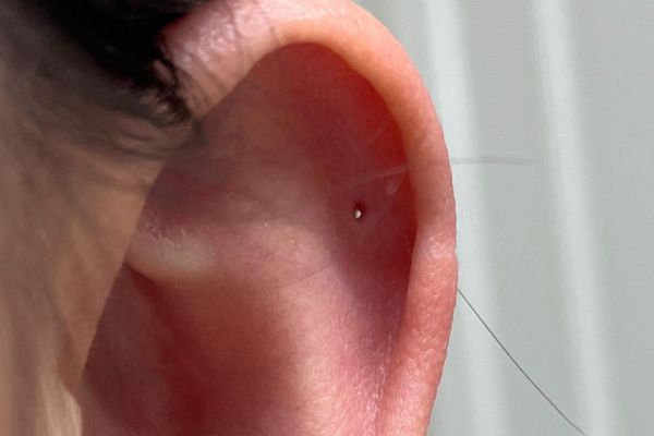 Làm sao để biết lỗ xỏ khuyên đã lành hoàn toàn?