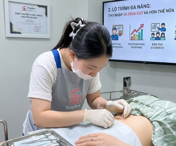 Lương thợ xỏ khuyên bao nhiêu tiền? 