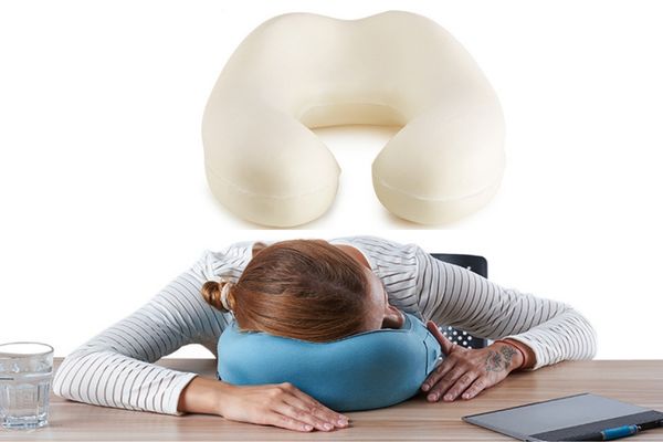 Cách dùng gối chữ U bảo vệ lỗ ok365 đăng nhập tai khi đi tàu xe.