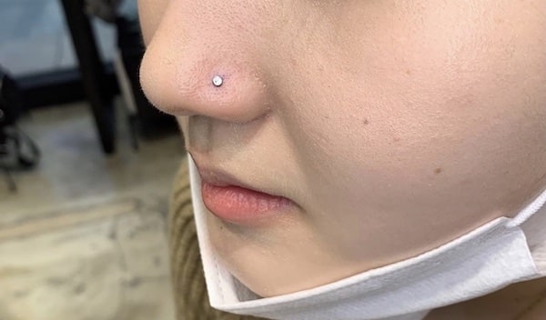 Nên xỏ mũi bên nào đẹp có thể bạn chưa biết