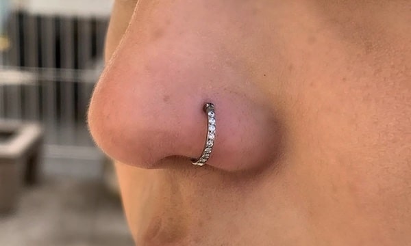 Nên xỏ mũi bên nào đẹp có thể bạn chưa biết