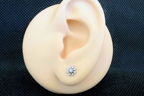 Khuyên tai SPARKLING STONE FLOWER EARRINGS