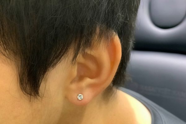 Tổng hợp hình ảnh xỏ Lobe cho các bạn nam tại TinyBox 6/2024