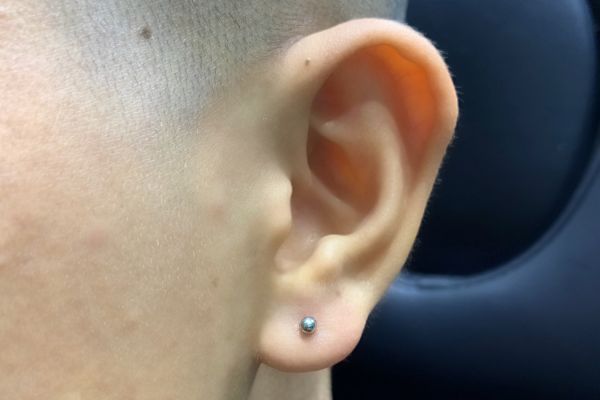 Tổng hợp hình ảnh xỏ Lobe cho các bạn nam tại TinyBox 6/2024