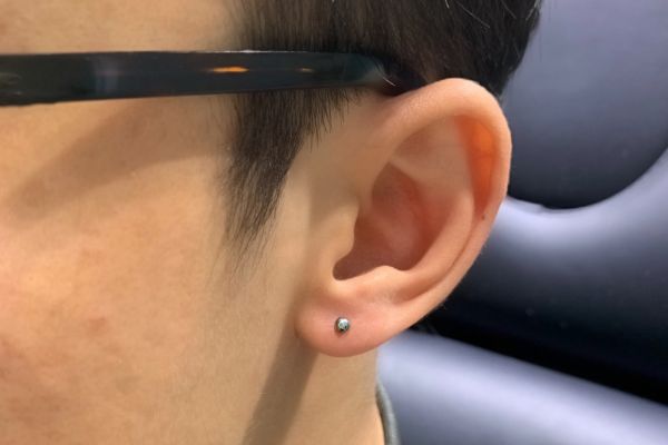 Tổng hợp hình ảnh xỏ Lobe cho các bạn nam tại TinyBox 6/2024