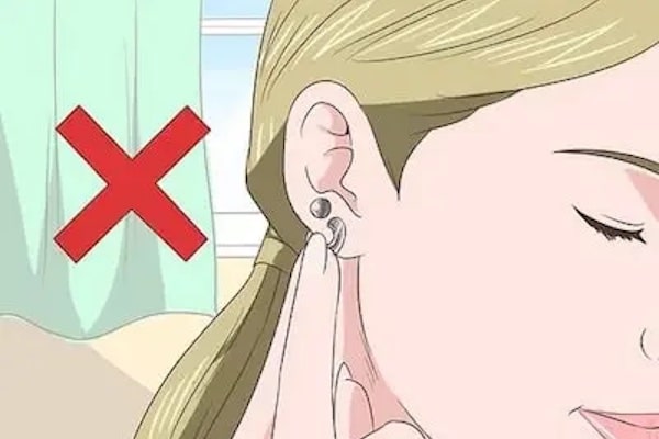 bump lỗ tai nên vệ sinh lỗ xỏ khuyên đúng cách