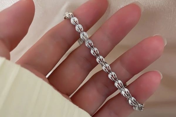 Vòng tay đuôi phụng E N D A lấp lánh 