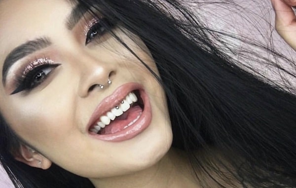 Xỏ khuyên dây chằng - xỏ khuyên smiley