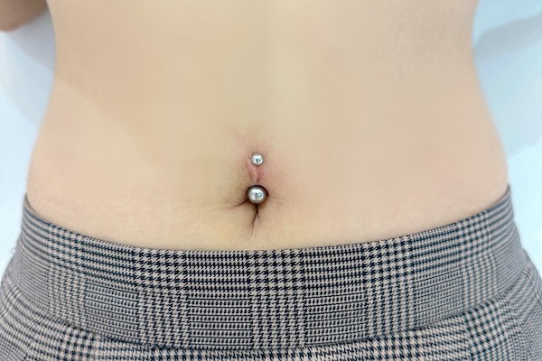 TinyBox chuyên xỏ khuyên rốn và xỏ né sẹo rốn - Ảnh 7/2023
