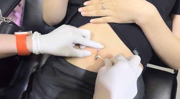 Xỏ khuyên tai bao lâu thay khuyên được