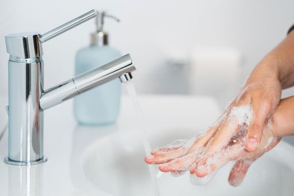 Xỏ núm vú có ảnh hưởng đến việc cho con bú không?