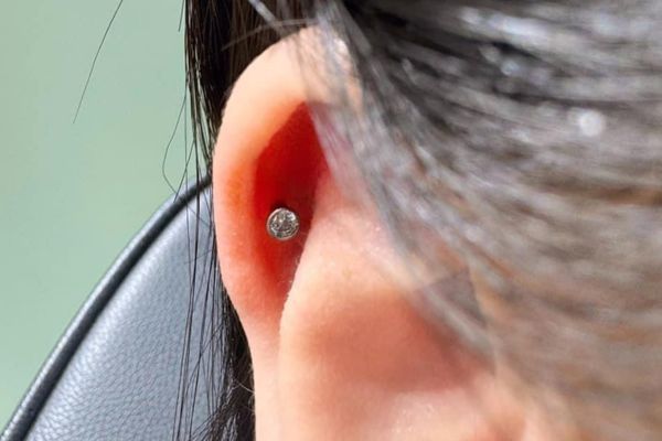 xỏ sụn tai - xỏ helix