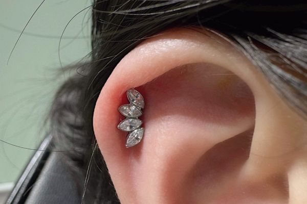 xỏ sụn tai - xỏ helix