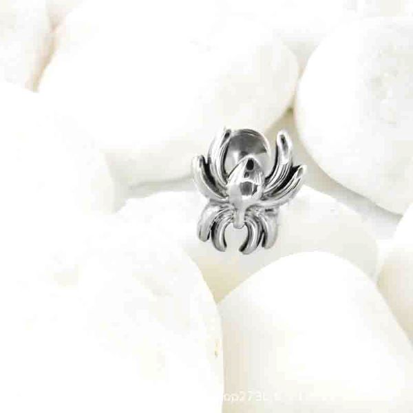 Bông tai titan hình con nhện size mini