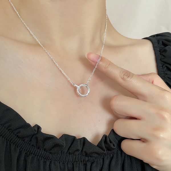 Hướng Dẫn Chọn Vòng Cổ Phù Hợp Với Dáng Cổ