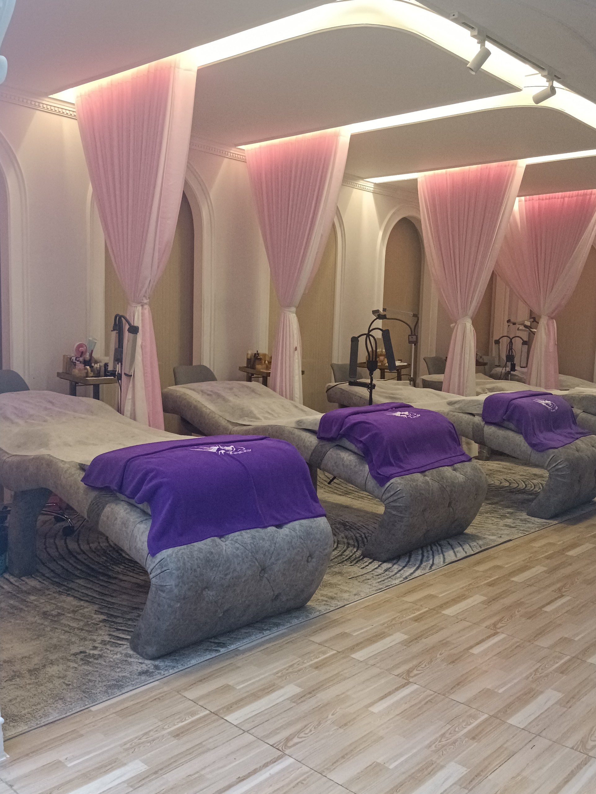 Cách Lựa Chọn Giường Nối Mi Phù Hợp Và Duyên Dáng Với Hoabeauty Lashes