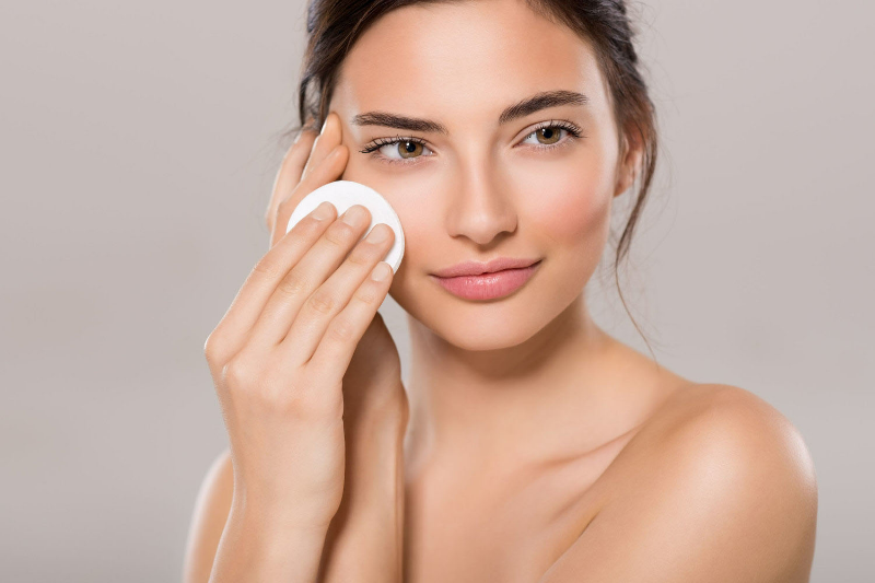 Các bước chăm sóc da mụn ban đêm đúng cách 