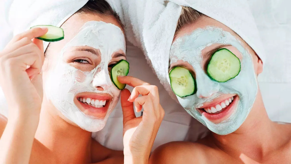 Dưa chuột và sữa chua - Cách hết thâm mụn nhanh nhất