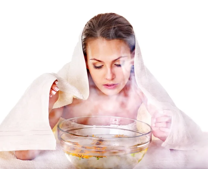 Xông hơi mặt là cách trị mụn viêm đỏ không nhân hiệu quả có thể thực hiện ngay tại nhà