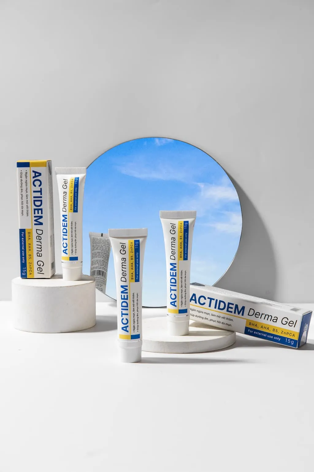 Chấm mụn viêm với Actidem Derma Gel