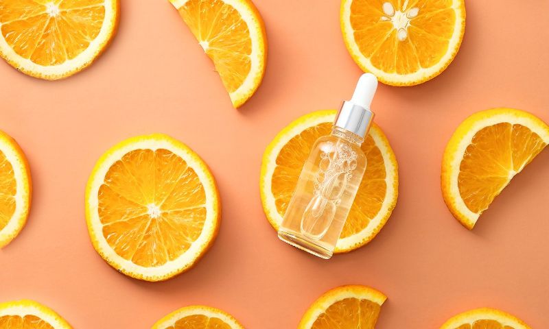 Sử dụng Vitamin C được xem là cách trị thâm mụn hiệu quả