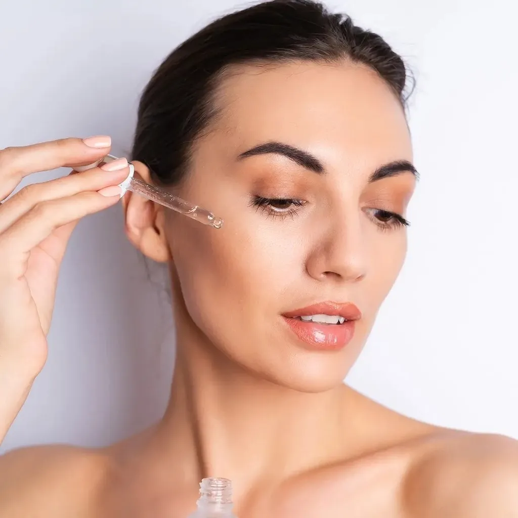 Sử dụng serum làm sáng da