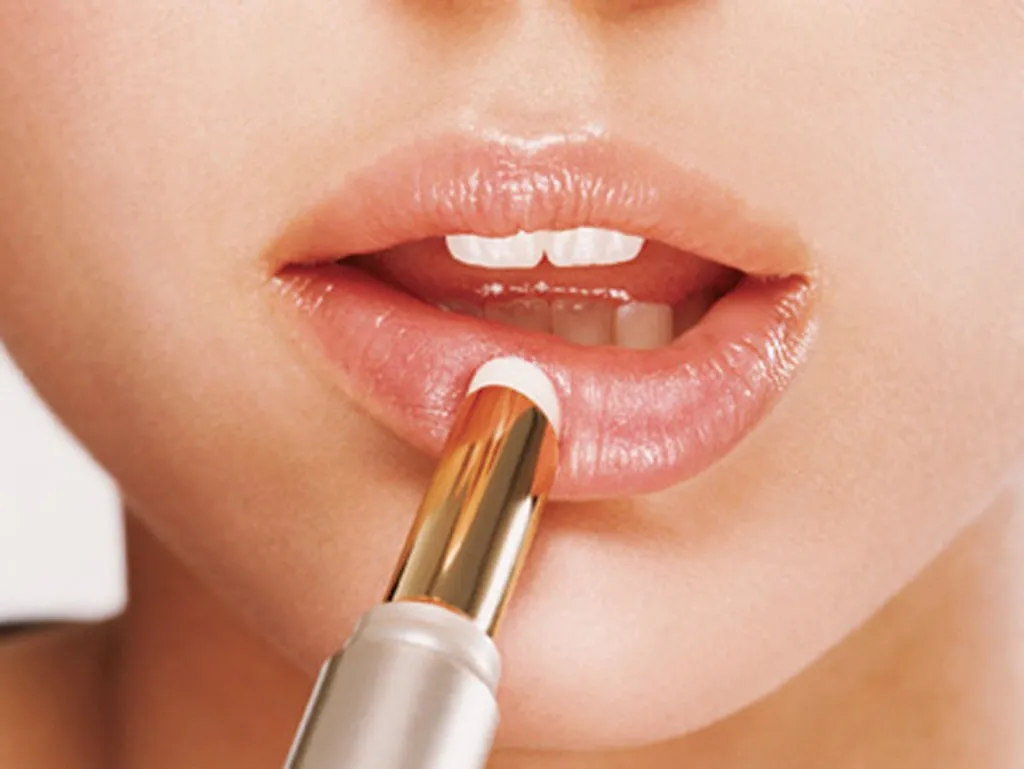 Chăm sóc da môi đều đặn