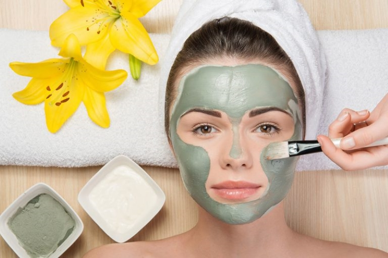 Đất sét có tác dụng kháng khuẩn, giúp ngăn ngừa mụn bị viêm nhiễm
