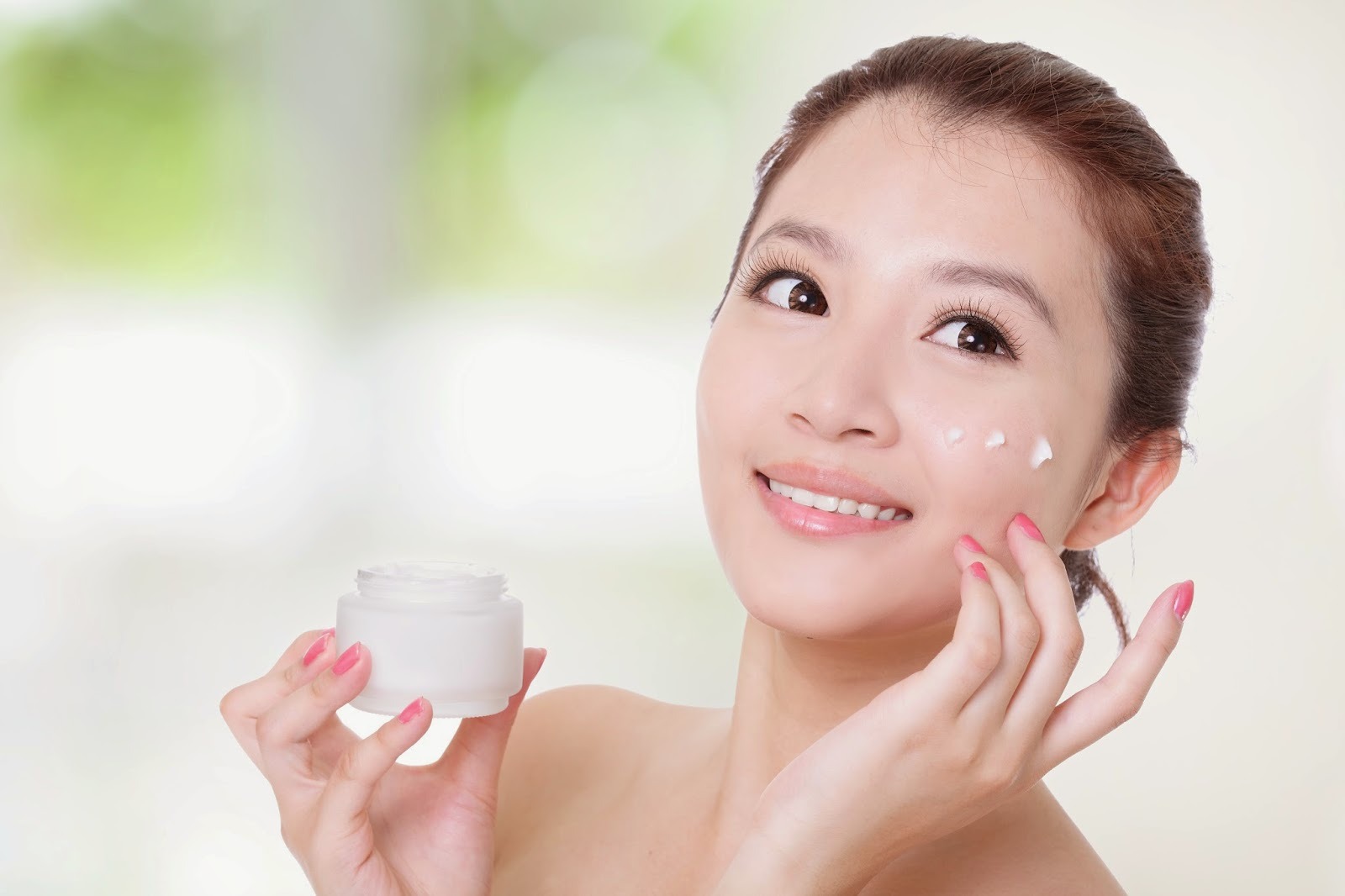 Sử dụng sản phẩm chăm sóc da phù hợp