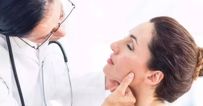 Thăm khám tại các phòng khám uy tín
