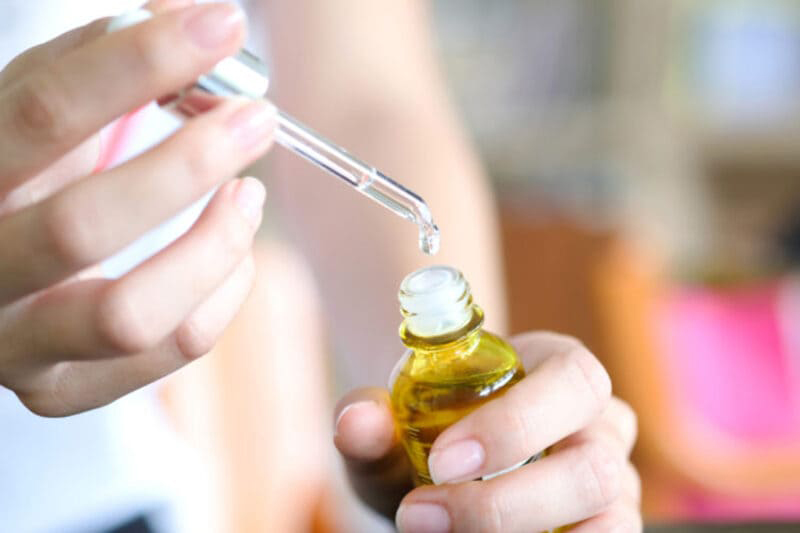 Cần tuân thủ quy trình chăm sóc da mụn vào ban đêm