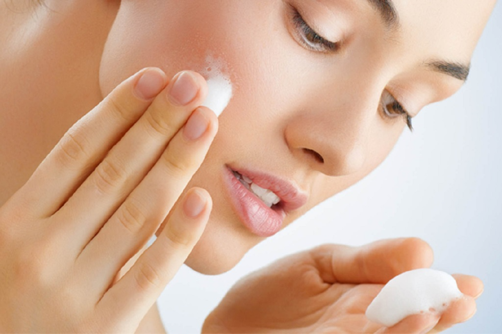 Làm gì để tránh khô da sau khi rửa mặt