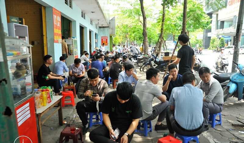 Góc bình yên trà đá Hà Nội