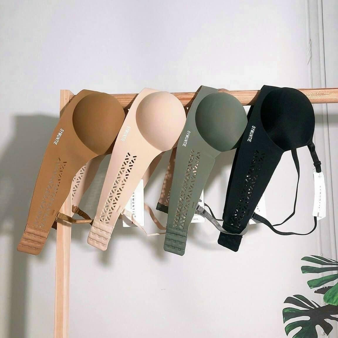 Về hàng áo S03, mút bàn tay