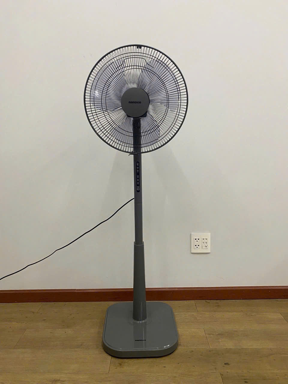 Quạt đứng Nanoco NSF1641RC-DN Màu Xanh, Bạc Đạn, 50W, Remote