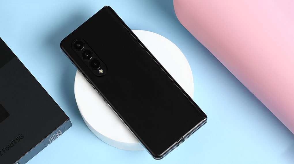 Mặt lưng của Samsung Z Fold3 