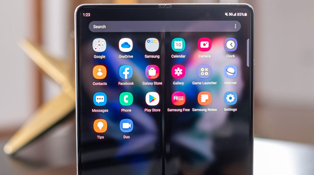 Galaxy Z Fold3 với thiết kế quen thuộc 