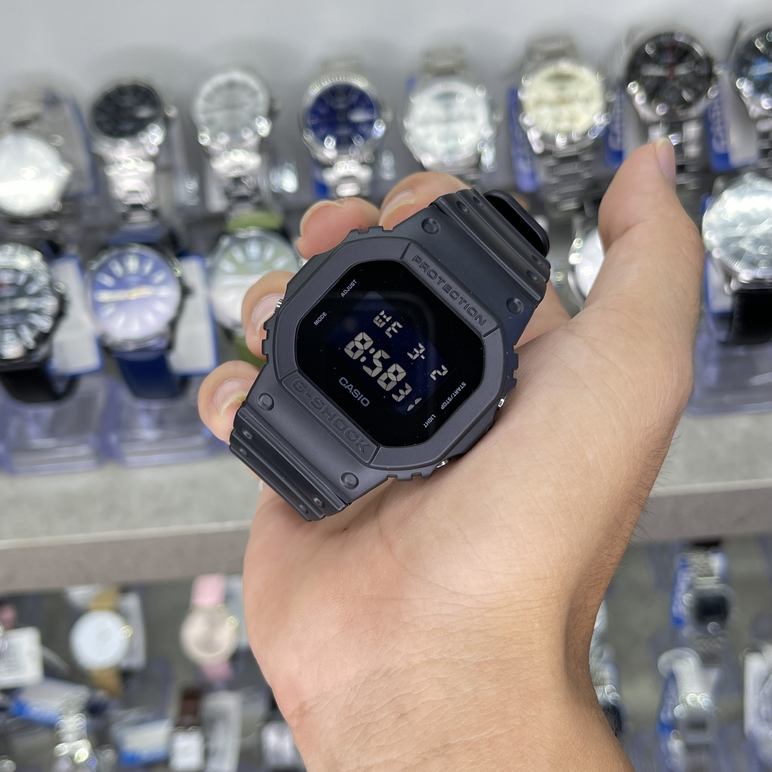 CASIO G-SHOCK DW-5600BB-1DR NAM DÂY CAO SU CHÍNH HÃNG HD