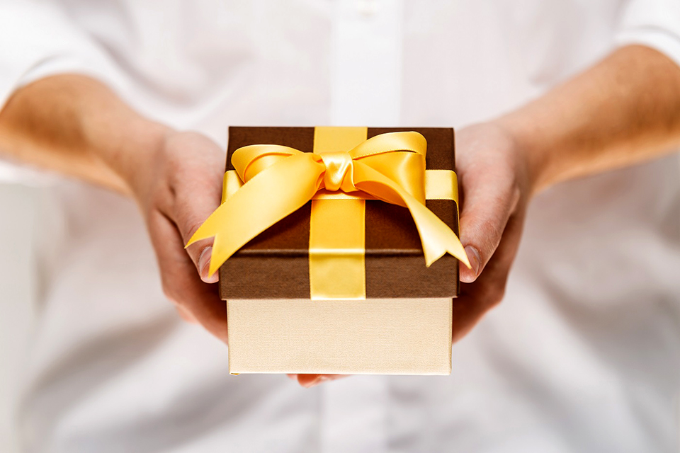 Lợi ích của việc tặng quà tặng doanh nghiệp cho nhân viên