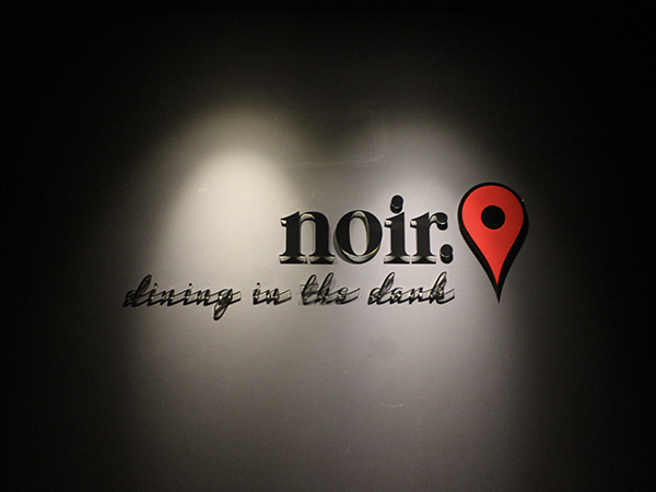 Trào lưu ăn trong bóng tối: chỉ có 6 nhà hàng ở châu Á làm được điều này, và Việt Nam là một trong số đó