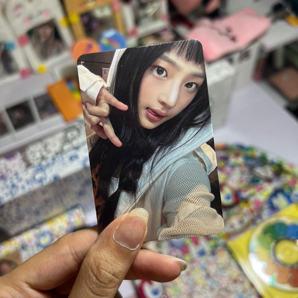 Photocard Haerin Season's Greeting 2024