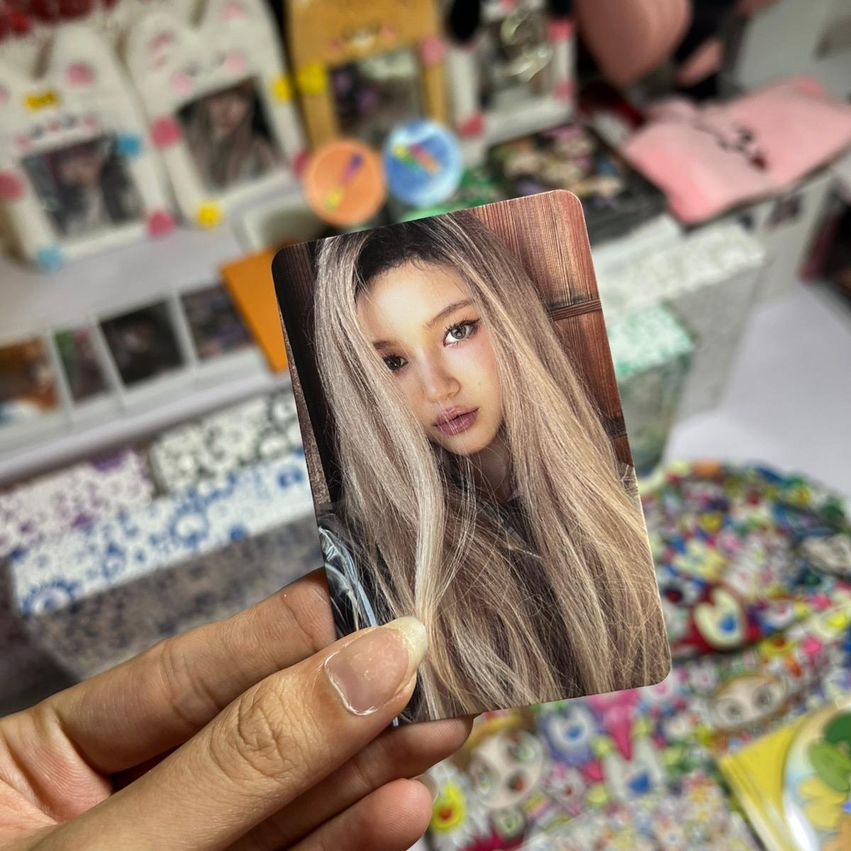 Photocard Haerin Season's Greeting 2024