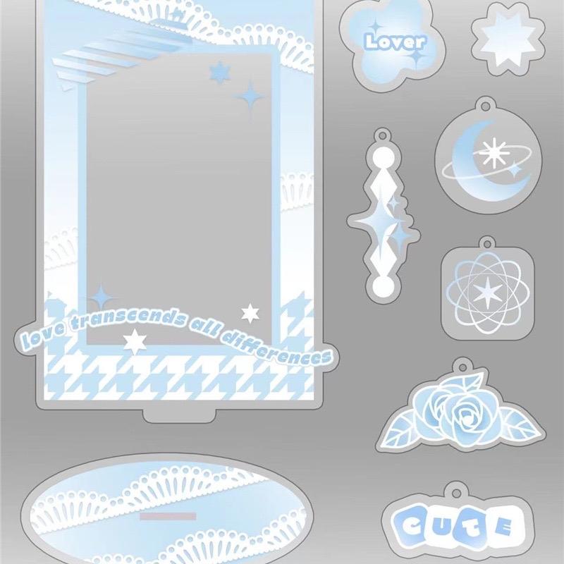 Tổng hợp mẫu standee, holder, frame đựng thẻ bo góc bắt trend